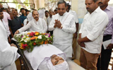 DK Ravi Death: Karnataka CM Siddaramaiah Pays Tribute to Late IAS Officer